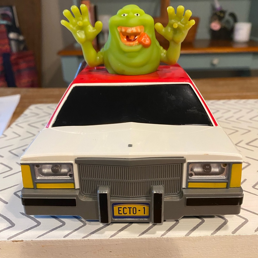 Ghostbusters Ecto-1 Car with Slimer Ghost 👻